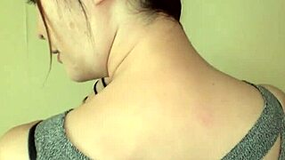 Hej, vill du se Satomi Suzuki och Yurika Aoi i vild orgy action med en frustrerad hemmafru? Suger efter rå knull efter arkad datum!