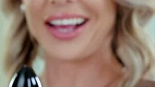 여름 블론드 섹시녀와 첫 애널 모험 잊을 수 없어! 모든 강렬한 순간 느꼈어!