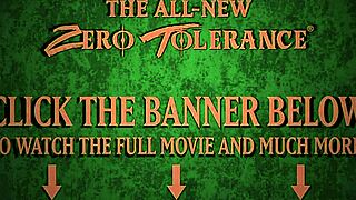 哇，这个红发秘书在桌子上被猛撞！😍