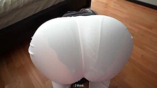 继妹又卡住了，也许暗示我做爱？