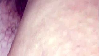 Hey, bu pis şişman orospuyu vahşi hardcore oturumda köpek pozisyonunda pompalamayı izle!