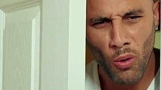 Damon Dice ser Mila Monet og Paisley Paige i hed leg