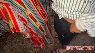 Indisk desi byflicka knullad hårt utomhus med pojkvän