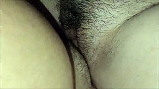 น้องสาวเดสีพาไปดูทีวีพร้อมคราง