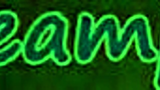 Man, jag är helt beroende av att tittyfucka denna skönhet på knä!