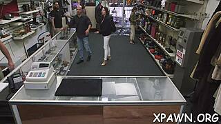 Yo, katso tämä reality-naimisskena löysällä lutkalla kilpailemassa kovaa