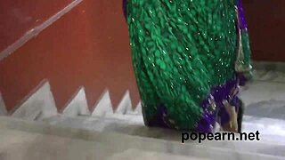 Shaila Ka Yovan romansa berani dengan wanita muda lain