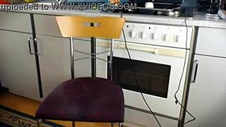 ¡Ey, quieres ver tentación de culo en lencería en la cocina con SexyDea? ¿Qué tal seducción de gran culo en webcam?