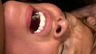 ريو ترقص بجنون على قضيب أسود كبير في عمل ميشناري قوي