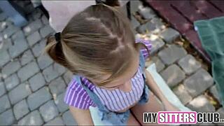 Elkaptam a kis 18+ bébiszittert, ahogy magát érinti, ezért keményen csatlakoztam