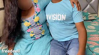 दोस्त की माँ को रॉ हिंदी सेक्स XXX वीडियो क्लिप में जोर से चोदा