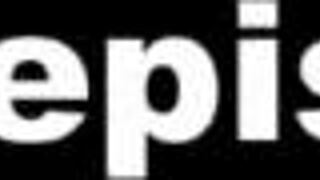 Hej, opusti se, samo pomažem svojoj ljutoj pastorki da se oseća bolje