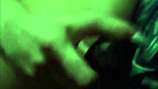 刚给这个金发熟女她的第一次BBC肛交猛操