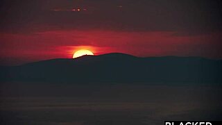 Adamım, Little Caprice'i Sıcak Karı Olarak Tatilde İzlemeye Tamamen Bağımlıyım... Özür Dilerim!