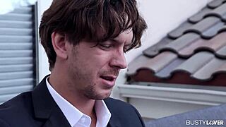 Busty Američanka Jaylene Rios cucá kokot a nechá si prcat obří kozy