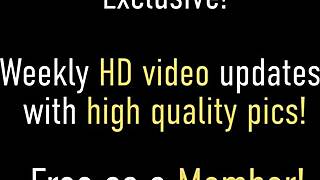 ¡Santo cielo, la MILF de tetas grandes Julia Ann hace una paja hasta que el pecado de su hijastro se derrama! ¡Qué paja salvaje!