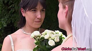 Мочащаяся невеста развлекается с пальцами перед большим днем! 💦