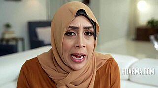 Yo, makcik Muslim bercerai jadi thot kejar fame dalam hijab!