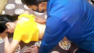 เย็ดเมียอินเดียร้อน เสร็จในหีแน่นด้วยเสียงคราง Desi!