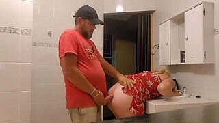 Fanget min kone i at snyde med naboen til grillfesten