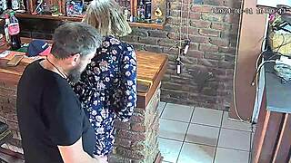 Хванах мъжа си да пръска съседката днес