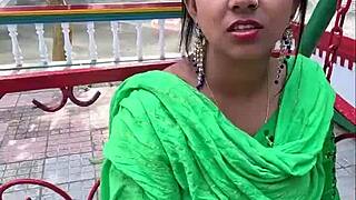 Cerita sex Bengali panas terungkap dengan teman cantik aksi pedas