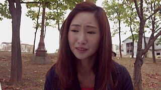 한국 POV 씬 멋진 디테일로 친밀 아시안 만남 포착