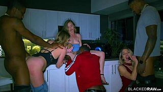 Vixenplus इंटररेसल प्रोम 2019 ग्रुप एक्शन से वाइल्ड हो गया