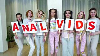 Пиџама анал оргија са Голди, Елис, Софи и још!