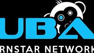 مغرمة برغبة في زب أخي الشاب الخشن