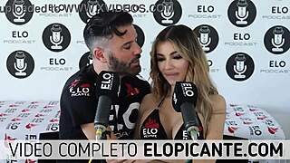 veve valencia strips in spicy room