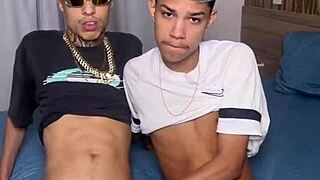 O vizinho fofoqueiro voltou a cuidar e eu fiz ele aprender a lição levando surra de pirocada no cuzinho