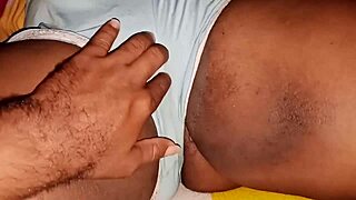 Meu padrasto faz cafuné na minha bucetinha gorda?