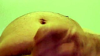 I Stroking In Hotel Room, Feeling So Good