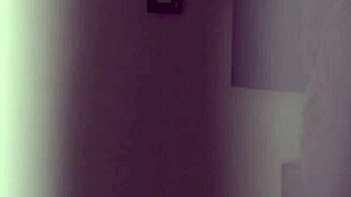 Pequeña jennifer far is a sexy latina star