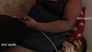 Desi India It Girl Shows Big Tits And Boobs