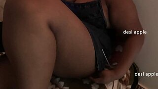 Desi India It Girl Shows Big Tits And Boobs