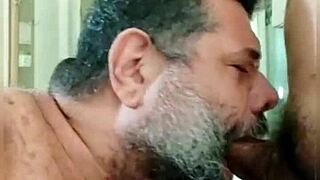 mamando o mototaxista no motel, sentindo prazer intenso