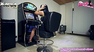 Geile Deutsche Schlampe Fickt Im Casino Für Geld