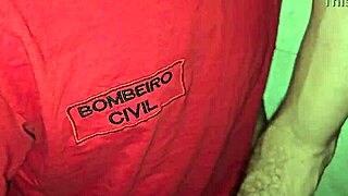 bombeiros fodendo nos fundos do alojamento - full sheer 🔥