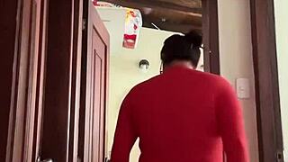 Mi vecina está en el baño