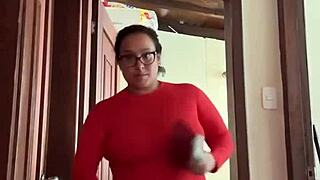 Mi vecina está en el baño