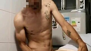 Passionate amateur sex in kitchen?