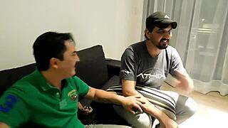 Terrível Puta La Mucama Bent Over for Deepthroat Monster Cock Action