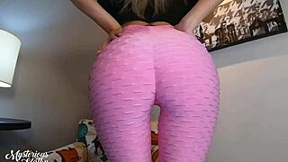 i skipped my gym session just to give a sloppy blowjob that ends with cum on my leggings.