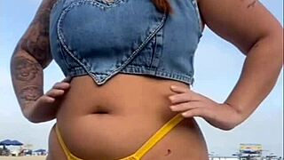 I made the guy excited on the african beach with flashing.