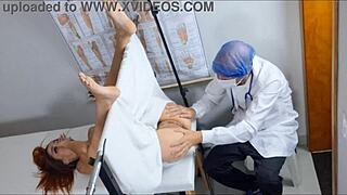 meu ginecologista dedou meu cu e me fodeu