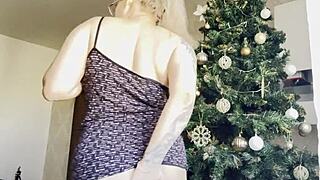 Big Tits Blonde Masturbates Near Christmas Tree 🎄