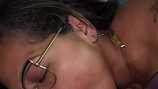 Mi madrastra infiel mientras habla por telefono, getting a creampie in her big ass.