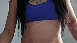 Belle petite Emy Angel looks sexy in this video